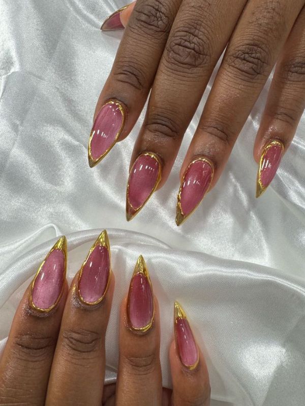 Pink-Nails-With-Gold-Details