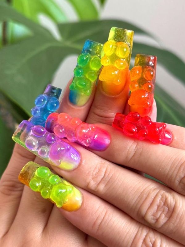 Rainbow-Gummy-Nails.