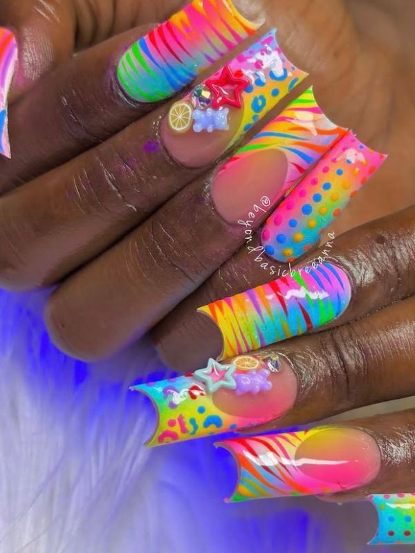 Rainbow-Swirl-Junk-Nails.