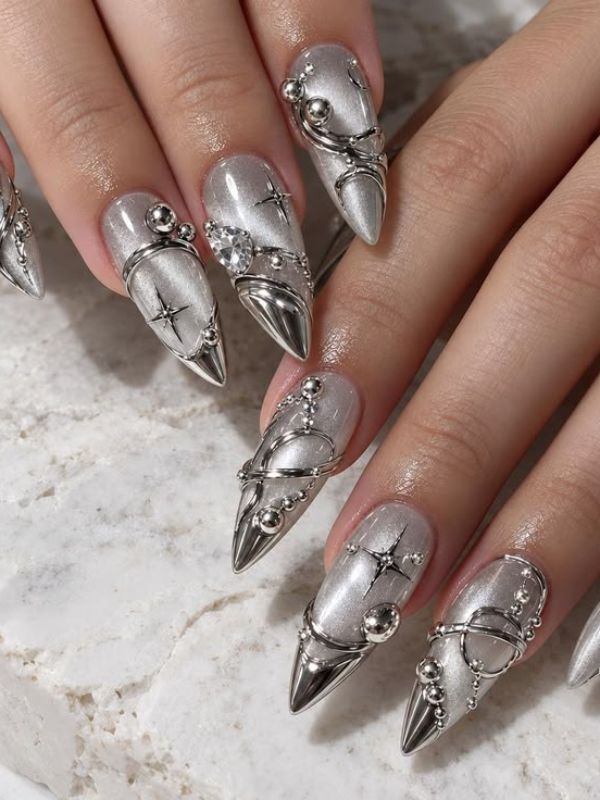 silver glitter Y2K stiletto nails