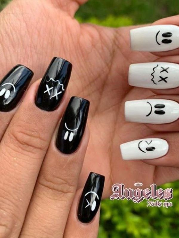 Smiley-Face-Nails.